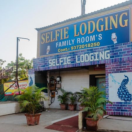 Oyo 37530 Selfie Dhaba Hotel Sasupāda Екстериор снимка